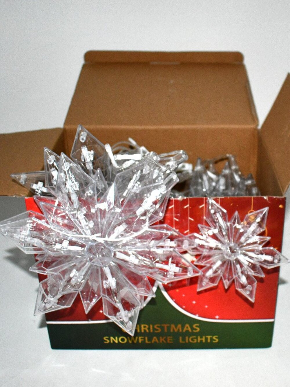 BEEWIN 144 LED Snowflake Icicle Lights, 8.2 FT, Blue, White, Waterproof, NWT Con